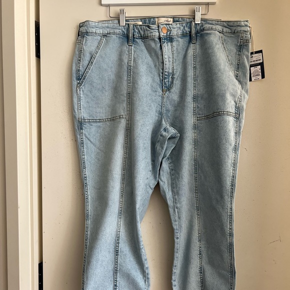 Universal Thread Slim Straight Vintage Stretch Jeans NWT - Picture 4 of 6